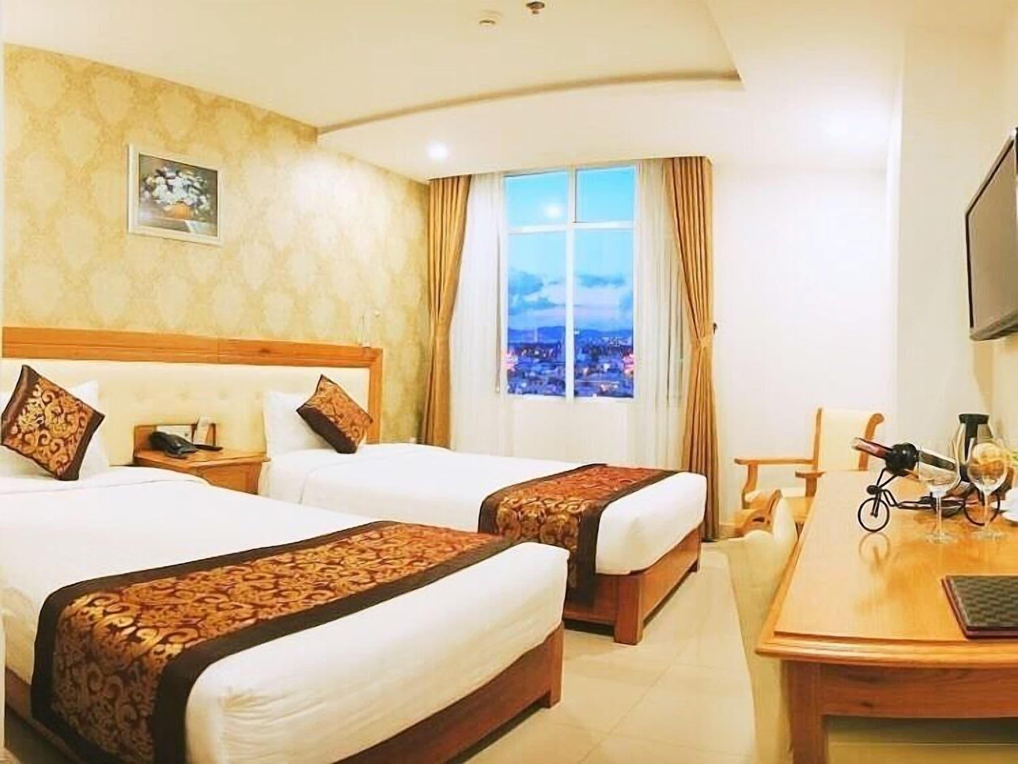 Royal Family Hotel Da Nang
